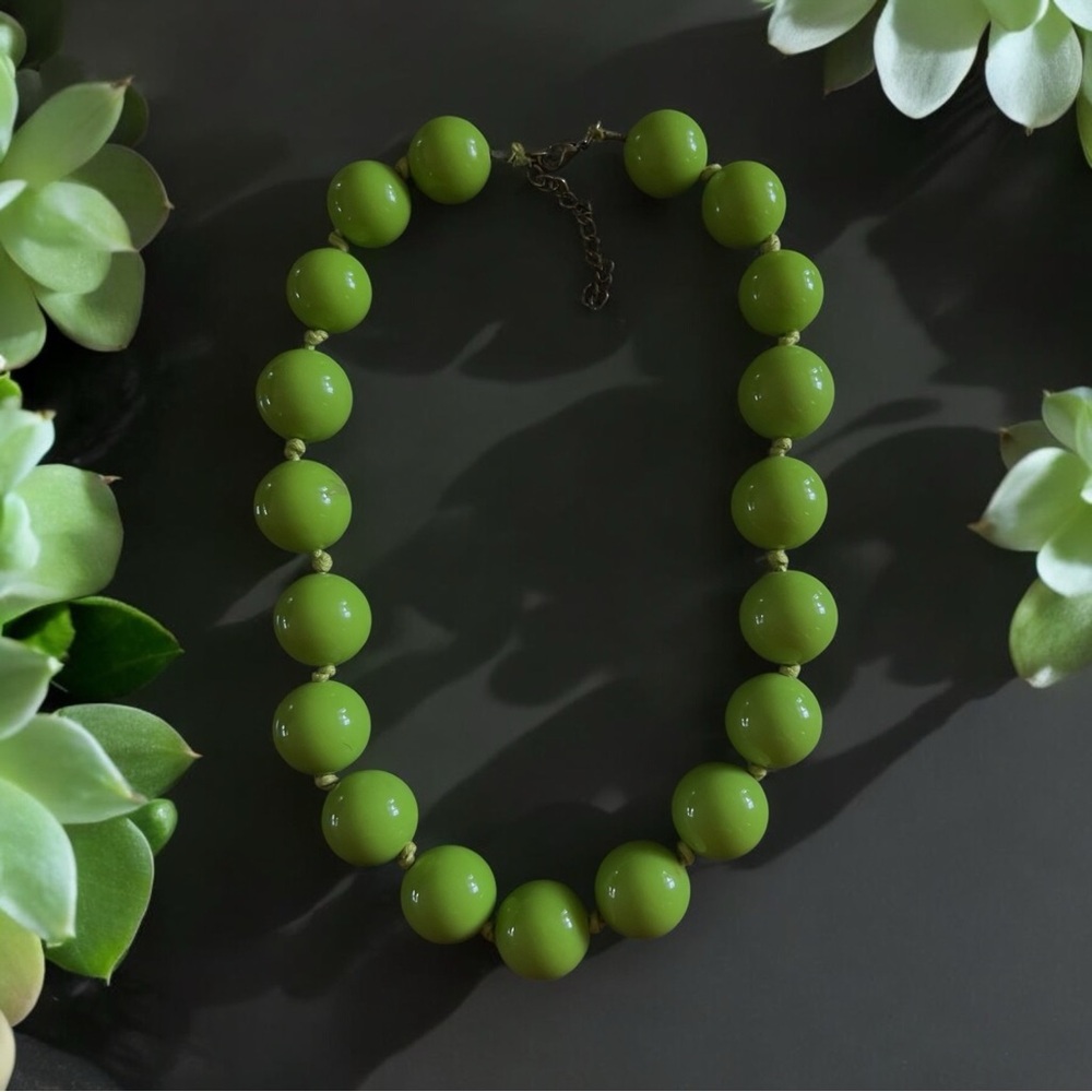 💖 Retro Green Beaded Statement Necklace 💖